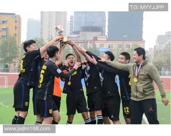 足球巨星齐聚一堂挑战极限趣味足球小游戏赛场比拼