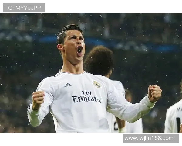 足球巨星惊喜抽奖视频引爆全场 热血时刻再现传奇对决