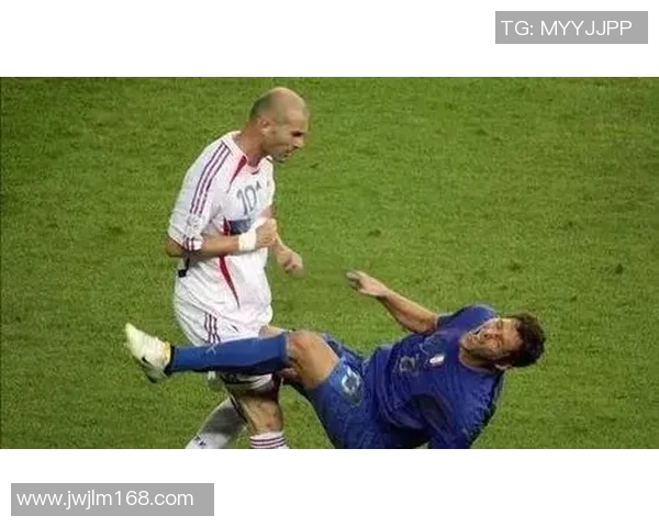 足球球星染红瞬间合集 盘点那些因暴力犯规或情绪失控被红牌罚下的经典时刻