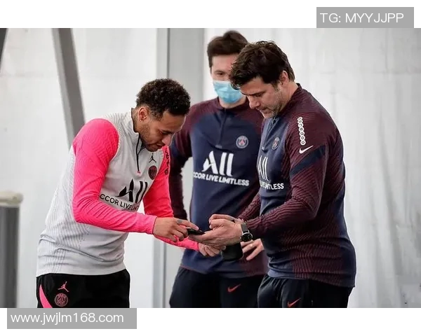 厦门二中足球队邀请外国球星助力提升校园足球水平与国际化交流 厦门二中足球队邀请外国球星助力提升校园足球水平与国际化交流